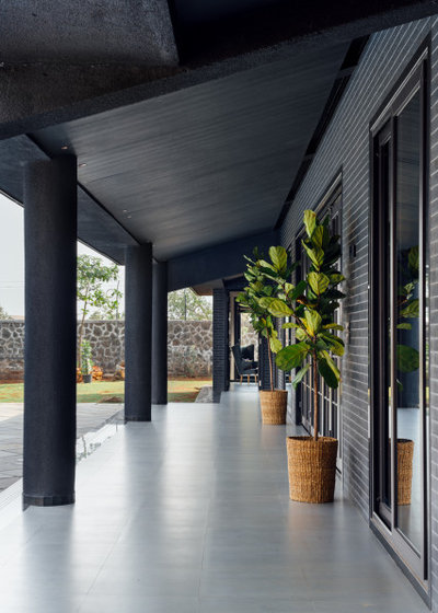 Midcentury Veranda by Rohit Bhoite House of Design
