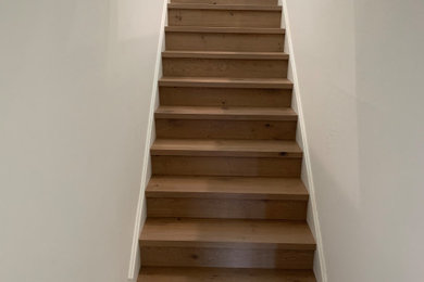 Staircase - modern staircase idea in San Francisco