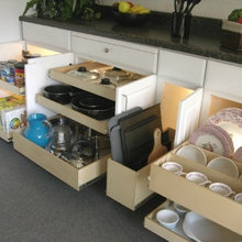 Kitchen & Laundry Room