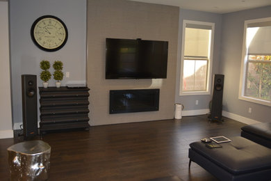 Example of a minimalist home design design in Orange County