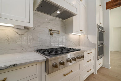Trendy kitchen photo in New Orleans