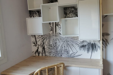 クレルモン・フェランにある北欧スタイルのおしゃれなホームオフィス・書斎の写真
