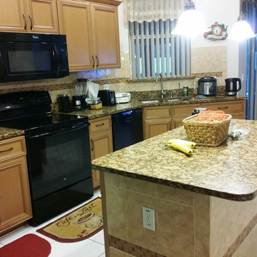 Kitchen Remodel Done in Maple and a Butterscotch stain with Mocha Glaze