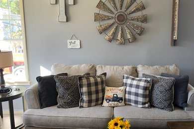 Living room photo in Oklahoma City