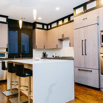 Black Accents For A Modern Kitchen