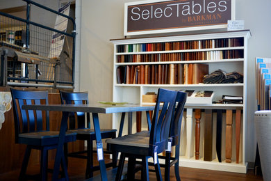 Inspiration for a modern dining room remodel in Detroit