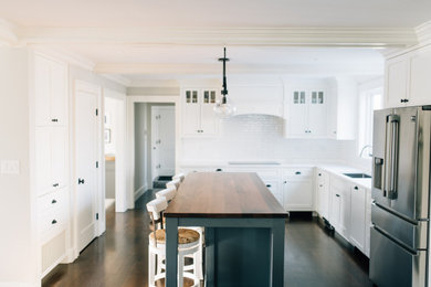 Example of a kitchen design in Boston