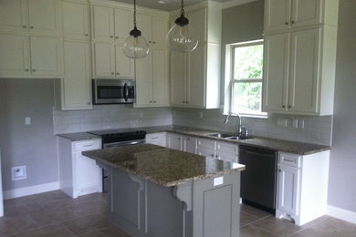 Elegant kitchen photo in Houston