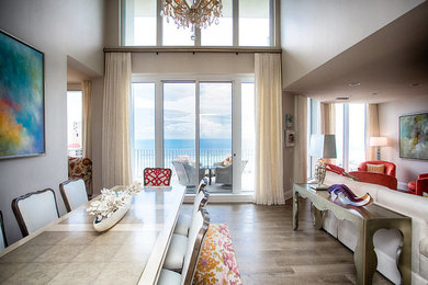 Dining room - dining room idea in Miami