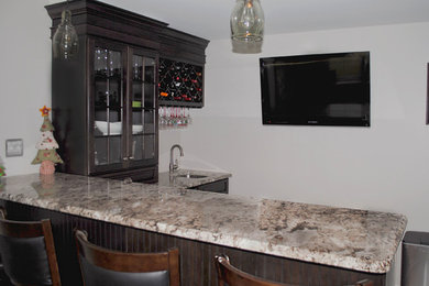 Example of a classic home bar design in Philadelphia