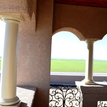 Balcony with columns and arches
