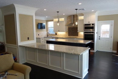 Elegant kitchen photo in Houston