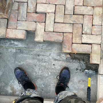 Jupiter Island Chicago Brick driveway with Precast boarders. Stone Faced Home