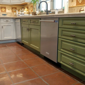 Paradise Valley Kitchen Cabinet Repaint / Adding accent color