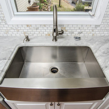 Super White Quartzite with Calcatta Gold Tile