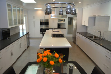 Inspiration for a transitional kitchen remodel in Los Angeles