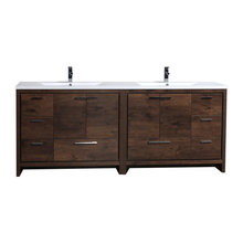 Courtneyś Bathroom