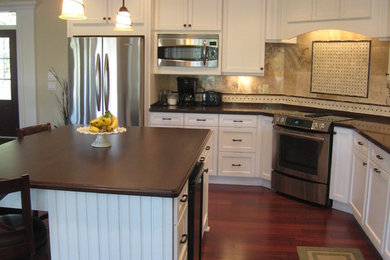 Kitchen - transitional kitchen idea in Baltimore
