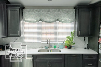 Kitchen - farmhouse kitchen idea in Philadelphia