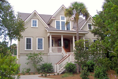 Coastal exterior home idea in Charleston
