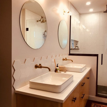 Black and White Ensuite