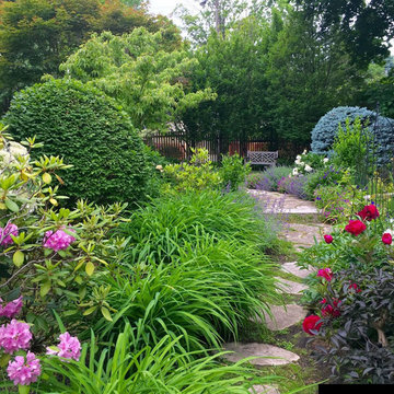 Secret Garden in Lawrence Park