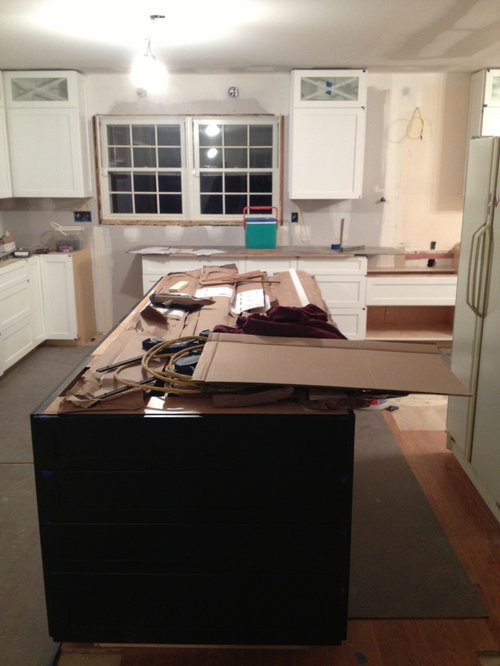Should Pendants Be Centered To The Island Cabinets Or Countertop That Has A 13 Overhang Island Cabinets Or The Countertop, Should Pendant Lights Be Centered Over Kitchen Island
