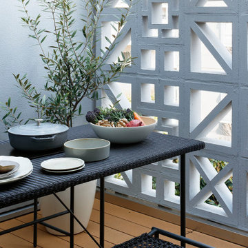 外からの視線を遮りながら眺めのいいバルコニー