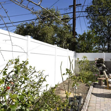 Vertical Style Vinyl Fences