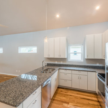 404 S. Oconeechee