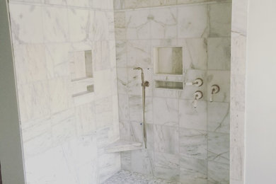 Example of a bathroom design in Charleston