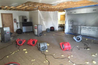 Drying out after a pipe burst in the ceiling - Mineral Wells TX