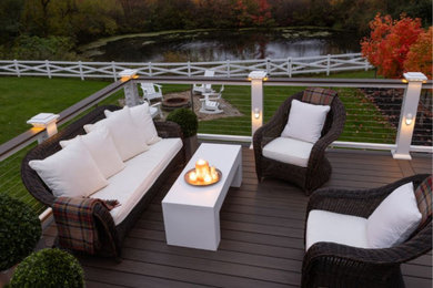 Inspiration for a transitional deck remodel in Detroit