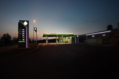 Reunion Gas Station