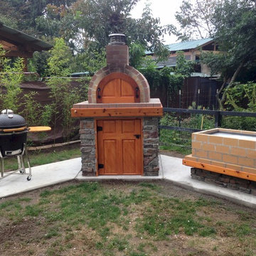 The Castillo Family Wood Fired Pizza Oven & La Caja Style Pig Roaster in WA