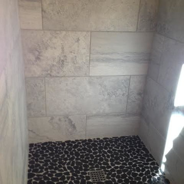 Showers/Bathrooms