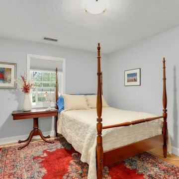 Bright & Spacious Condo Overlooking Wooded Pond in Salem