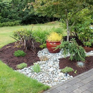informal river rock border