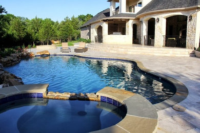 Contemporary pool in Dallas.