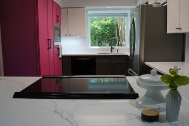 Cottage chic kitchen photo in Dallas
