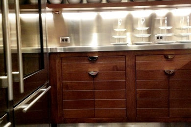 Trendy kitchen photo in New York