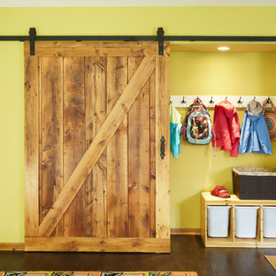 Inspiration for a cottage home design remodel in Milwaukee