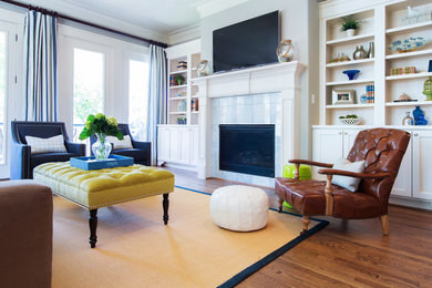 Transitional family room photo in Dallas