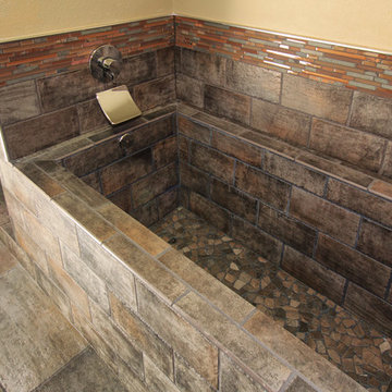 Tile Tub/ Master Bathroom