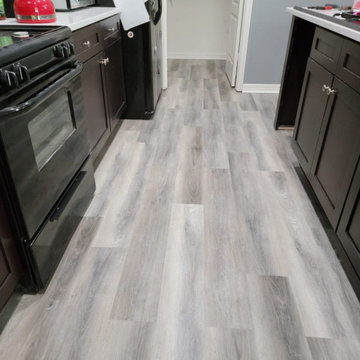 LVP / Luxury Vinyl Plank (+Stairs)