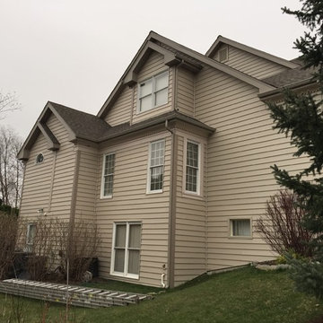 Architectural 7" wide insulated vinyl siding - Country Beige/Clay