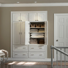 PHOTOS - Storage and closets (Hallway/coat closet/linen closet) etc