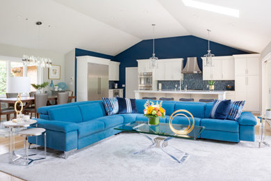 Example of a trendy living room design in New York