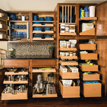 Pull Out Shelves for the Entire Kitchen