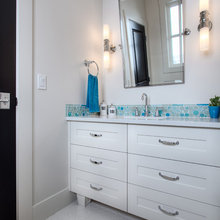 Shannon House MM Bathroom
